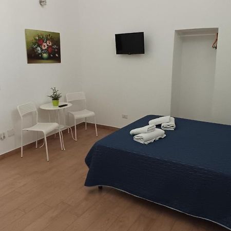 Casa Laura Oliva Mancini Bed and Breakfast Napoli Eksteriør billede